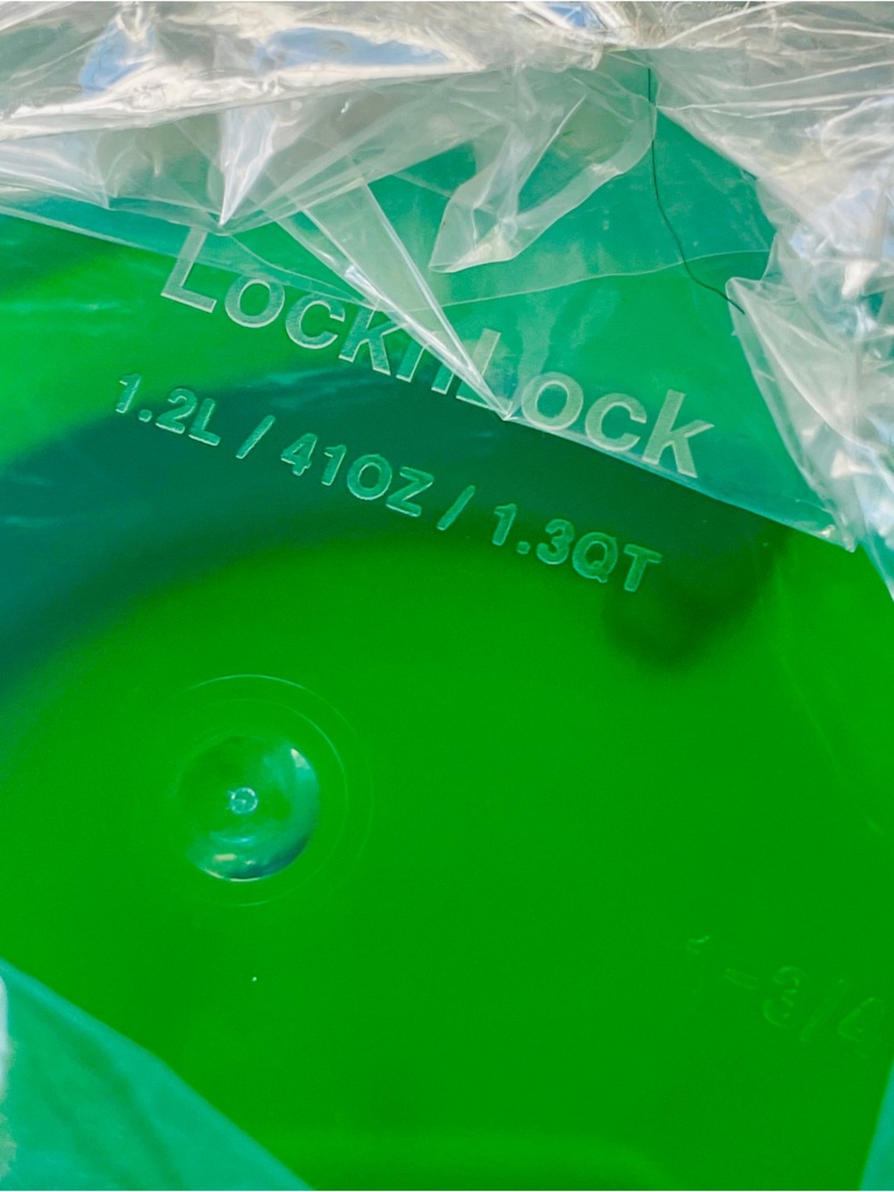 NWT LocknLock Reusable Food Container Green Lid - Picture 2 of 5